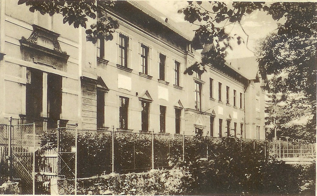 Budova bývalej chlapčenskej meštianskej školy, dnes gymnázia